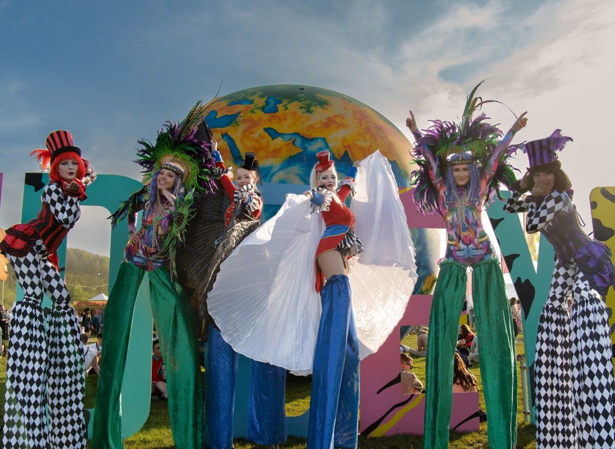 Stilt-Walkers